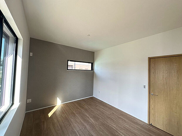 【居室】心地良い日差しが差し込む明るい居室!