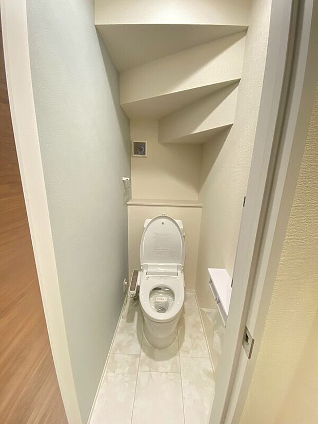 【トイレ】温水洗浄機能付き!