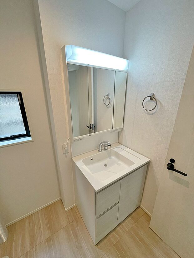 【洗面】暮らしを快適に変える、シャワー付き洗面化粧台♪