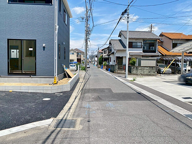 【前面道路】休日、平日問わずお気軽にお問合せください。年末年始以外毎日営業中♪