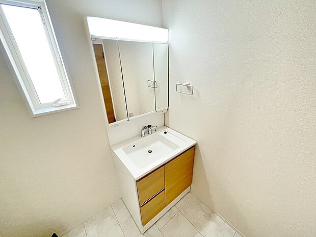 【洗面】暮らしを快適に変える、シャワー付き洗面化粧台♪