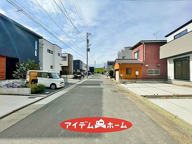 【前面道路】休日、平日問わずお気軽にお問合せください。年末年始以外毎日営業中♪