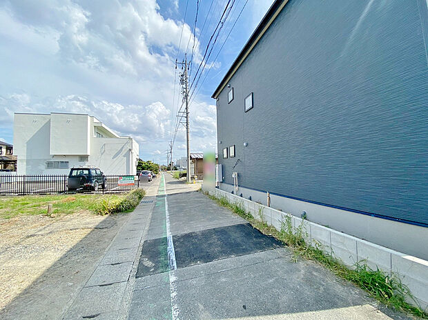 【前面道路】休日、平日問わずお気軽にお問合せくださいませ。