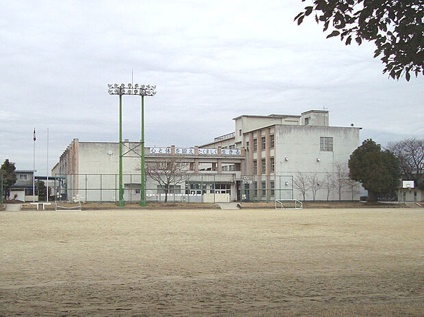 江南市立北部中学校(約2,190m)