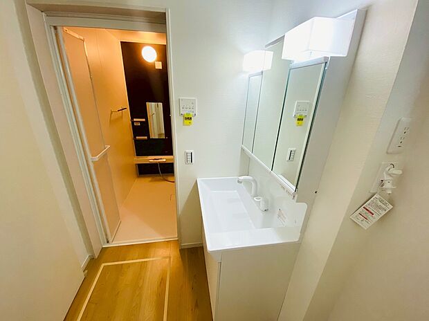 【洗面】暮らしを快適に変える、シャワー付き洗面化粧台♪