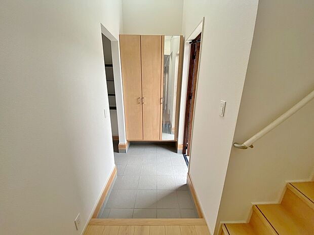 【玄関】平日・土日問わずご案内致します！お気軽にお問合わせ下さい♪