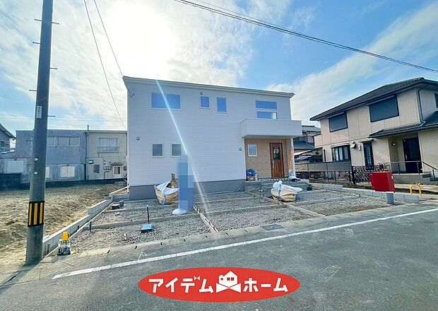 ●○●○1号棟外観写真○●○●
　　　平日の案内も可能です！
　お気軽にお問い合わせください！
