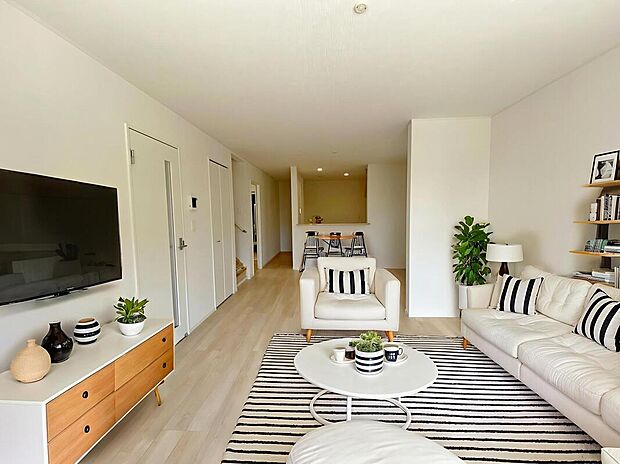 【1号棟】(本画像はCGで作成されており、実際に現地に家具は置かれておりません。)