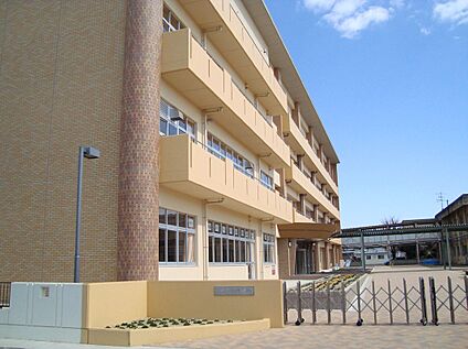 稲沢市立稲沢東小学校 780ｍ