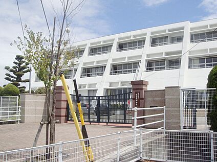 弥富市立弥富北中学校 800ｍ