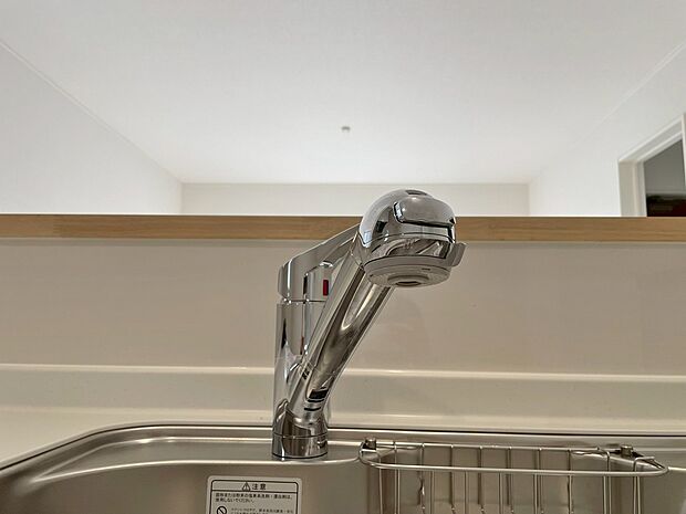 【3号棟　浄水器内蔵型水栓】しっかりと塩素を除去。毎日おいしいお水を楽しめます。
塩素によるお野菜のビタミン破壊も抑止出来ます。