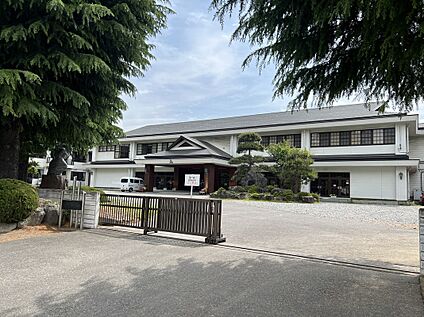 清水中学校 約930m(徒歩12分)