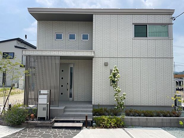 E棟外観（2025年7月撮影）