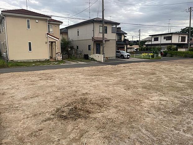 閑静な住宅街にございます。（北西から撮影）／2025年9月撮影