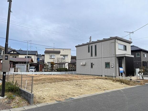 【【区画西側】(2025年2月撮影)】新しい街並みの一部に!59区画の大型分譲地の1区画になります。