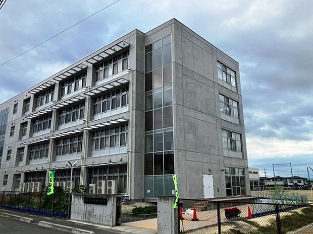 山形市立東小学校