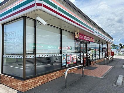 セブンイレブン福島伊達箱崎店 約190～260m(徒歩3～4分)