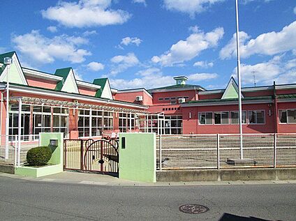 類家南保育園 480m