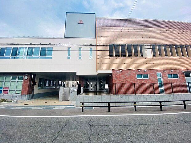 会津若松市立行仁小学校(約1,200m)