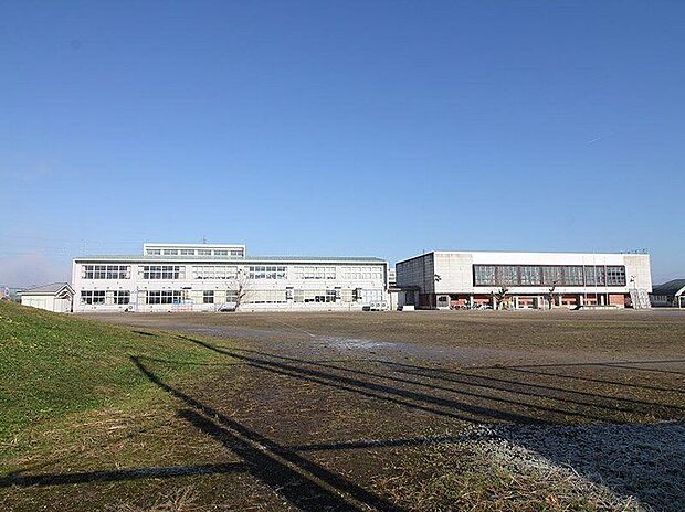 窪田小学校（約2,500m）
