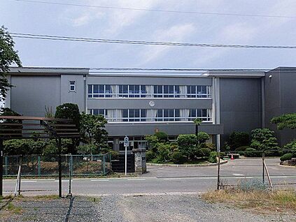 原町第一中学校 730m