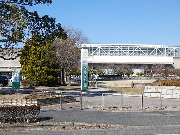 岡山市総合文化体育館(約3,270m)