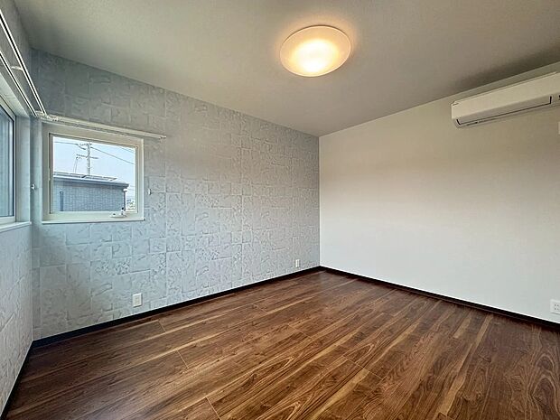 【主寝室】アクセントクロスでワンポイント主寝室♪