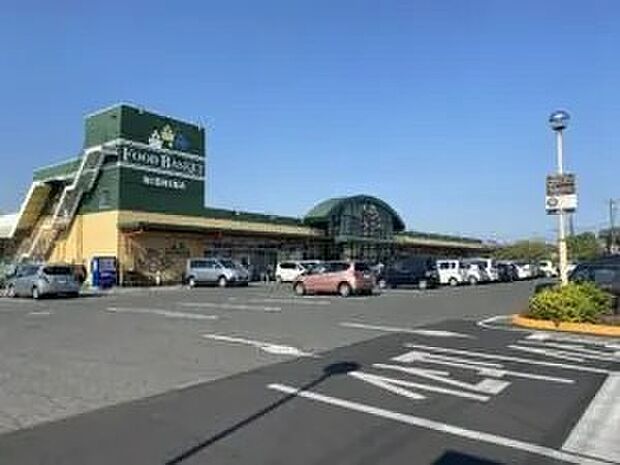 ニシナフードバスケット(約850m)