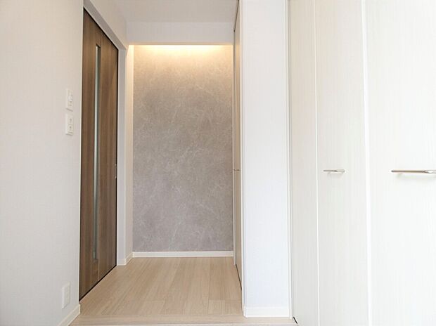 【玄関】間接照明が魅力的な玄関です。(2025年5月撮影)