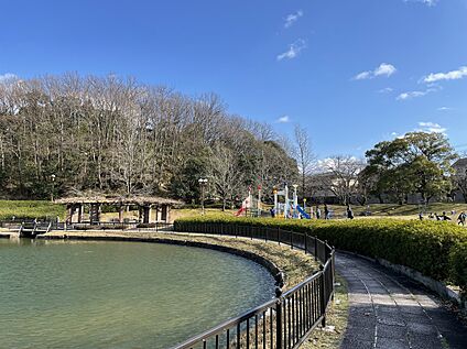 長山公園 約1800m(徒歩23分)