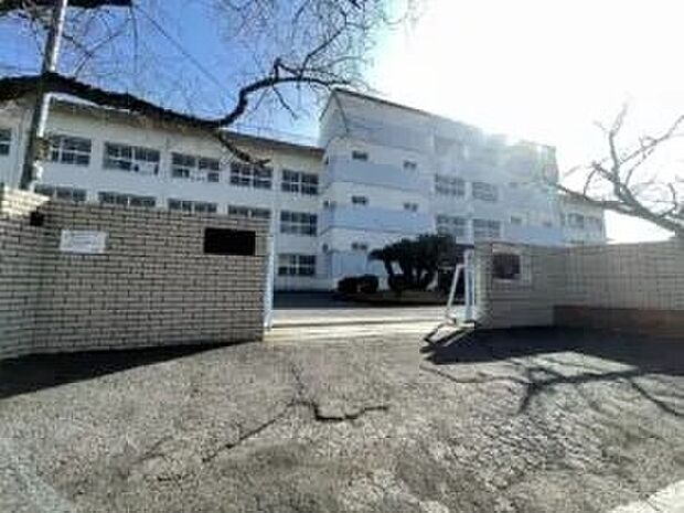 五日市南小学校(約1,900m)