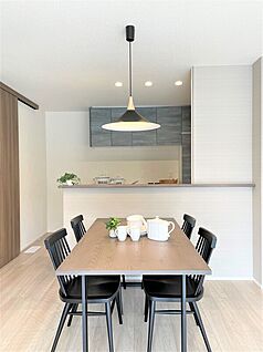 光に包まれる開放感のあるLDK