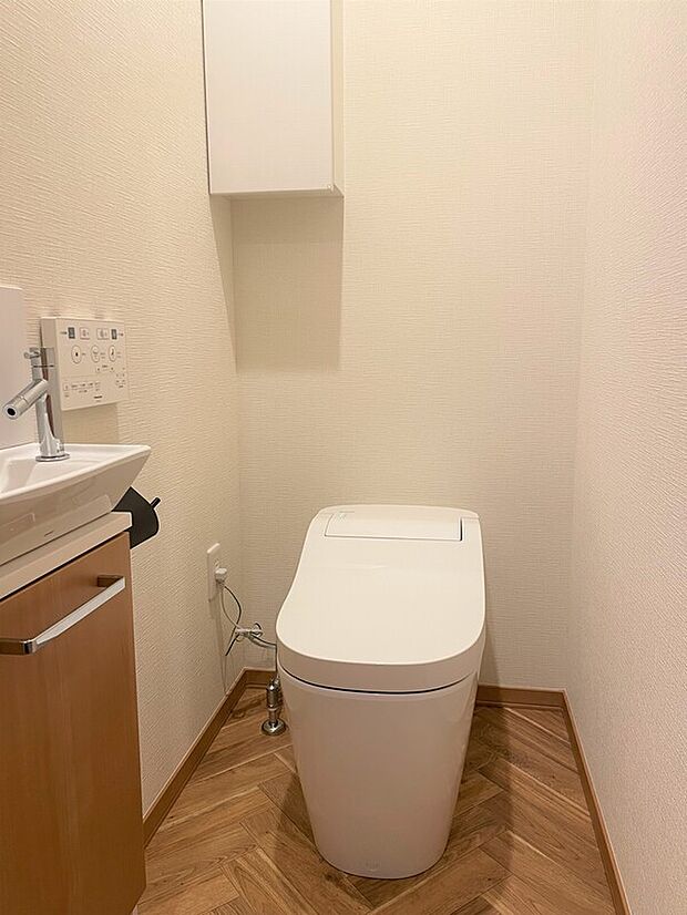 【お手洗い】タンクレストイレはパナソニックのアラウーノを採用