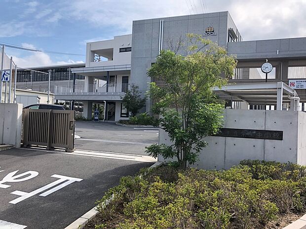 余土中学校(約1,510m)
