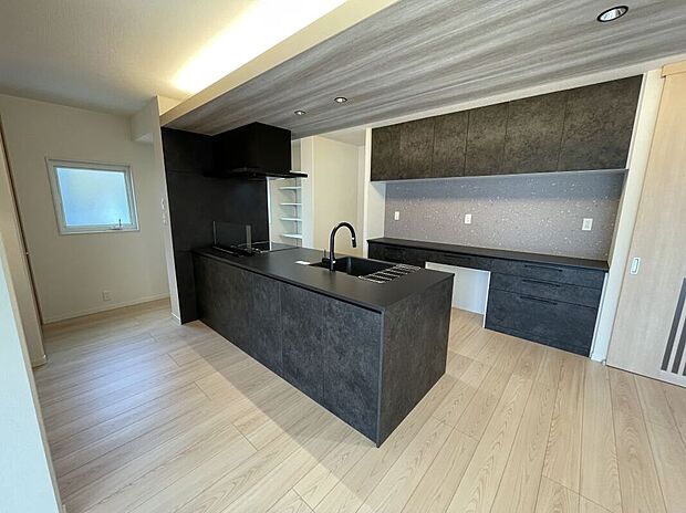 No.8／キッチン（2025年9月撮影）