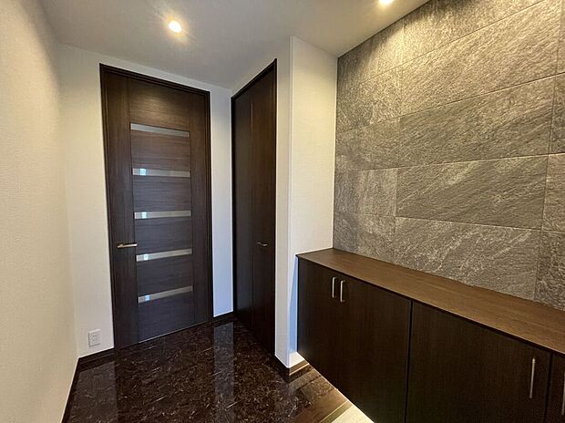 No.7/玄関(2025年7月撮影)