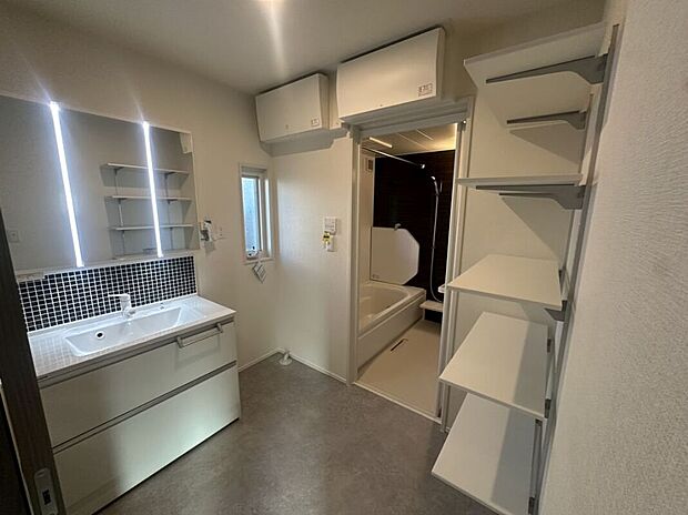 【スマートハイムプレイス中館IINo2】洗面室(2025年11月撮影)