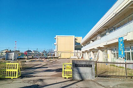 養蚕小学校 約1120m(徒歩14分)