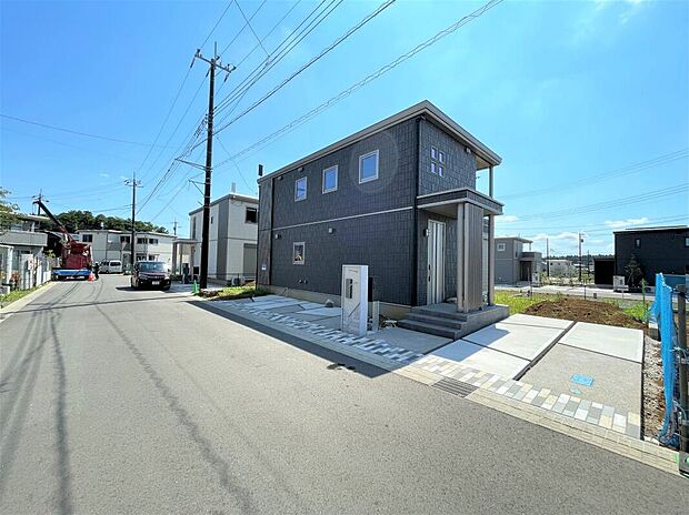 【No.129】鉄骨系ユニット工法2階建
設備：太陽光発電6.36kW、蓄電池13.2kWh
（2025年7月撮影）