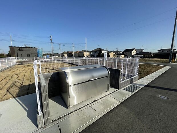 【ゴミステーション】公園横に配置されています（25年3月撮影）