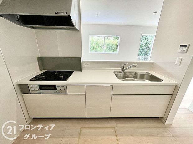 お手入れが楽に行える換気扇やステンレスワークトップは毎日お料理する奥様の味方!