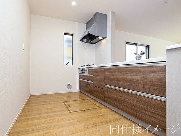 \同仕様写真/お手入れが楽に行える換気扇やステンレスワークトップは毎日お料理する奥様の味方!