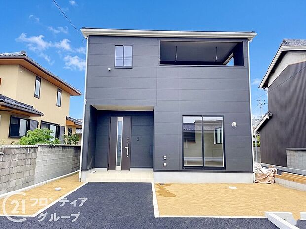 【2号棟】現地外観写真＼資金計画のお悩みお任せください！／最新FPシステムを使った資金計画のシミュレーションや専属のファイナンシャルプランナーがお金回りの整理をお手伝いします！住宅ローンもお任せ♪
