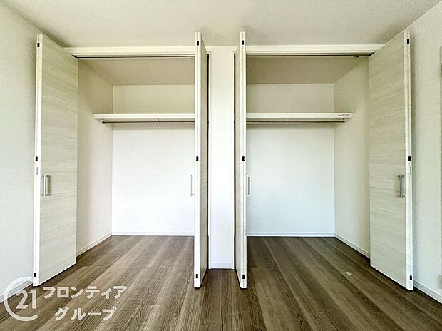 【収納】充実した収納スペースなので、お子様が大きくなって、荷物が増えてもたっぷり収納しておけますね