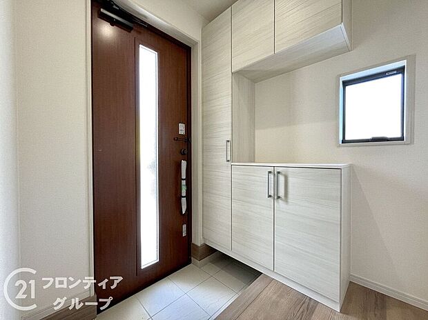 【玄関】玄関は防犯性の優れたダブルロックドアです！