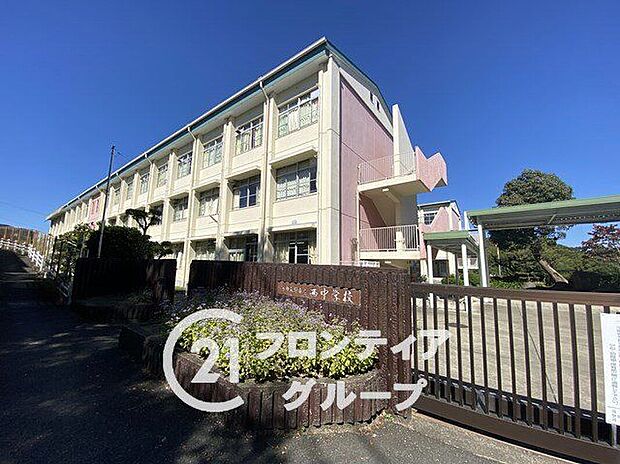 天理市立西中学校（約2,400m）