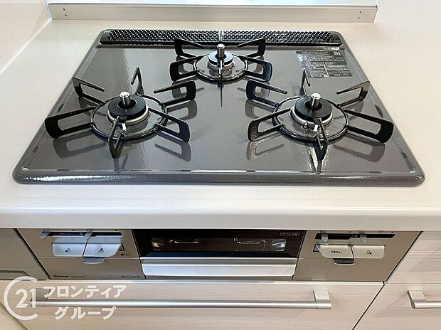【その他設備】使いやすいコンロを完備したキッチンで、毎日の料理が楽しくなります。火力調整も簡単で、さまざまな料理に対応できます！