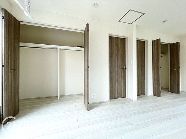 【収納】充実した収納スペースなので、お子様が大きくなって、荷物が増えてもたっぷり収納しておけますね