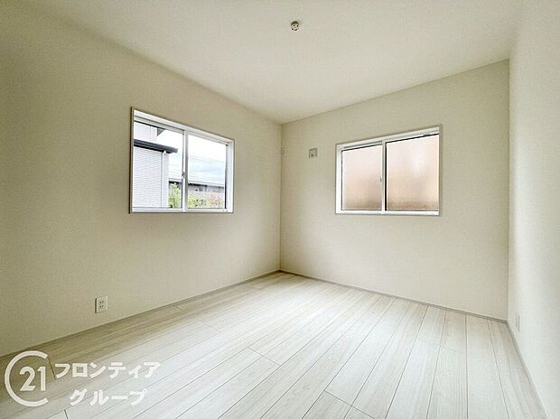 【子供部屋】子ども部屋や寝室に用途多彩な明るい洋室