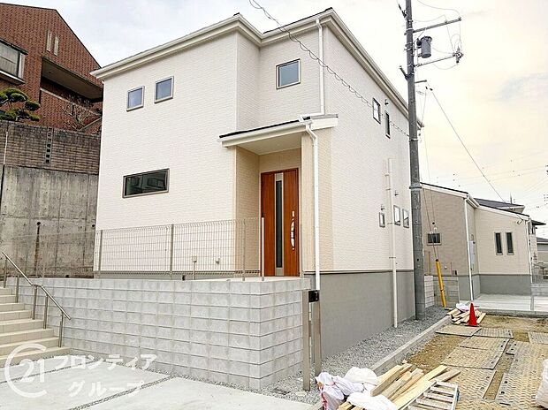 【外観】現地写真更新!現地の説明はもちろん、モデルハウスご見学も可能!同社施工物件をご見学していただきますので、実際に使用される設備やお家の雰囲気などをご確認ください